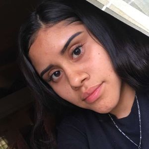 Meet your Posher, Yamile